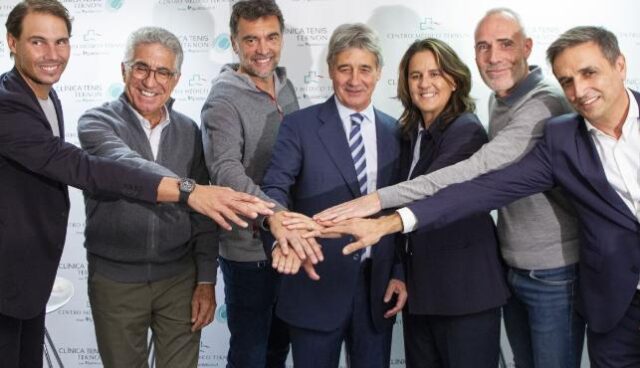 leyendas_del_tenis_espanol_visitan_centro_medico_teknon_para_conocer_su_clinica_tenis.jpg