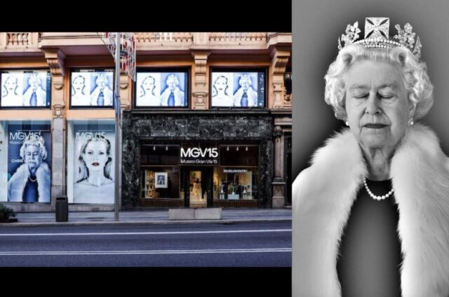 Chris_levine_y_la_reina_de_inglaterra_en_la_gran_via_de_madrid_Espana.jpg