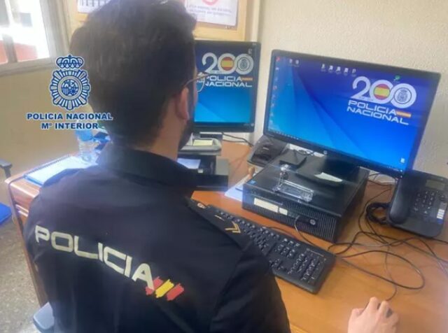 Identificado en Coria por difundir imagenes de pornografía infantil Identificado en Coria por difundir imagenes de pornografía infantil