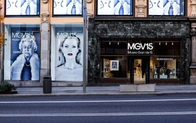 Kate_Moss_cumple_50_Chris_Levine_Madrid.jpg