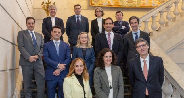 Universidad_de_Navarra_y_Gilead_Sciences_ponen_en_marcha_la_primera_catedra_de_oncologia_del_ccun.jpg