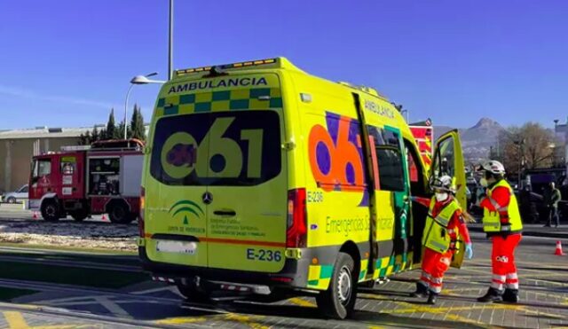 6 personas se precipitan al vacío en Sevilla 6 personas se precipitan al vacío en Sevilla