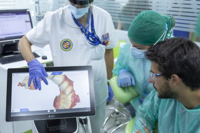 Universidad_Alfonso_X_el_sabio_digitaliza_clinicas_odontologicas.jpg