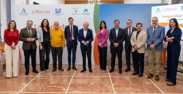 Loles_Lopez_Gabarro_David_Toscano_y_Fernando_Onega_abordan_los_retos_de_los_senior_andaluces.jpg