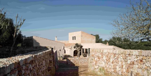 Santa_Ana_en_Menorca_y_Miramar_en_Palma_de_Mallorca_elegidas_por_Financial_Times_entre_las_mejores_villas_para_alquilar_en_verano.jpg