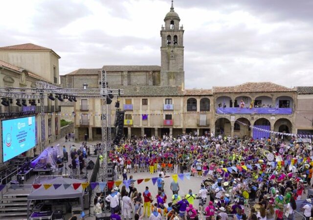 Amazon_logra_el_guiness_world_records_a_la_charanga_mas_grande_durante_las_fiestas_Prime_day_en_Medinaceli.jpg
