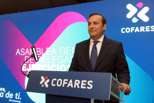 Apoyo_unanime_de_la_asamblea_general_de_Cofares_a_su_presidente_Eduardo_Pastor.jpg