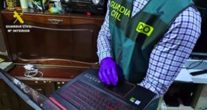 El FBI detiene a dos jóvenes sevillanos por cien ciberataques