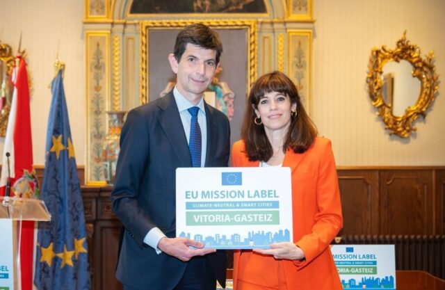 El_Grupo_Baskonia_Alaves_se_adhiere_al_Acuerdo_Climatico_de_la_ciudad_de_Vitoria.jpg