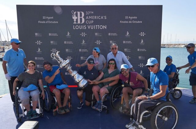 El_Trophy_Tour_de_la_Americas_Cup_sigue_su_recorrido_y_logra_acercar_a_la_aficion.jpg
