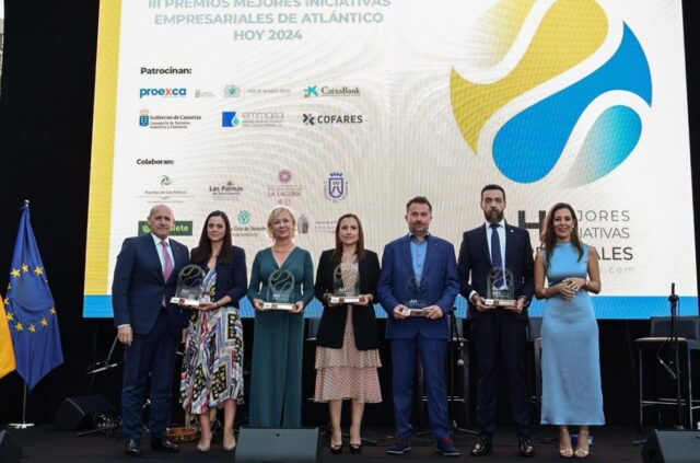 Fred_Olsen_Express_es_galardonada_en_los_Premios_Atlantico_Hoy_por_su_contribucion_al_transporte_en_Canarias.jpg