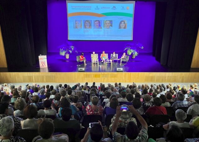 65_y_mas_Malaga_medicina_responsable_y_turismo_saludable.jpg
