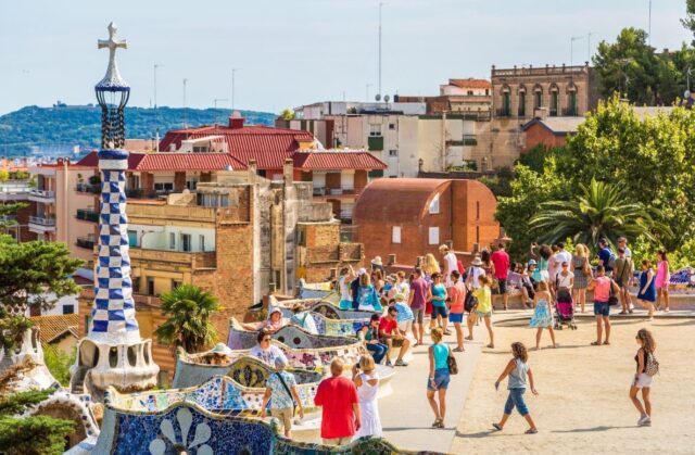 La_Camara_de_Barcelona_tilda_de_simple_y_populista_vincular_turismo_y_problema_de_vivienda.jpg