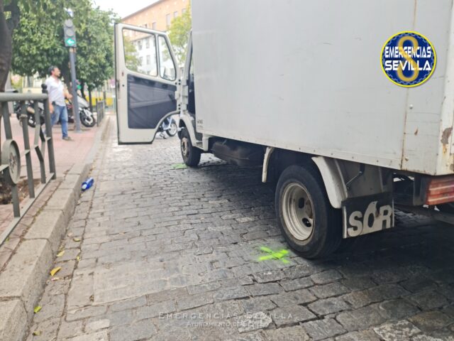 Desgracia en Sevilla: fallece tras ser atropellado por un camión en Triana | Emergencias Sevilla
