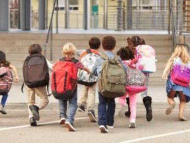 LaLiga_VS_Bullying_inicia_su_campana_contra_el_acoso_escolar_con_la_de_Cesar_Azpilicueta_a_un_colegio_en_Madrid.jpg