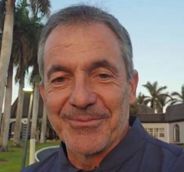 Emilio_Sanchez_Vicario_recibe_un_reconocimiento_a_su_trayectoria_en_los_premios_del_Registro_Profesional_de_Tenis.jpg
