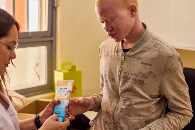 la_ultima_expedicion_de_ISDIN_y_Africa_Directo_a_Mozambique_atiende_a_1000_albinos_en_10_dias.jpg