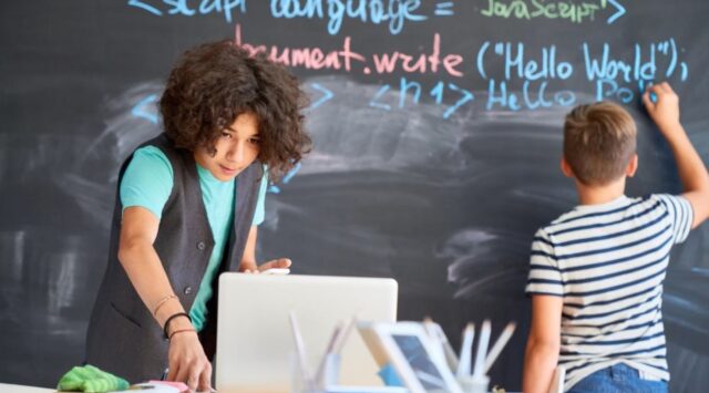 IGNITE_impacto_en_2024_a_mas_de_30.000_estudiantes_y_docentes_a_traves_de_sus_programas_de_actividades_extraescolares_y_la_herramienta_de_IA_IGNITE_Copilot.jpg