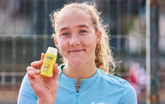 Mirra_Andreeva_la_joven_promesa_del_tenis_mundial_nueva_embajadora_de_ISDIN.jpg