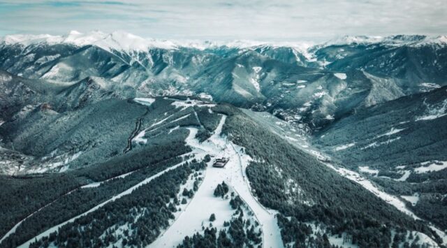 estacion_de_pal_arisal_se_consolida_como_destino_skiBike_en_los_pirineos_con_Winter_bike_park.jpg