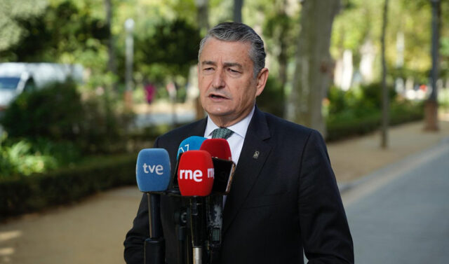 La_Junta_de_Andalucia_presenta_nuevas_estrategias_para_el_cribado_del_cancer_de_colon_y_cuello_de_utero.jpg