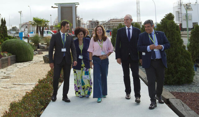 Maria_del_Carmen_Castillo_destaca_la_importancia_de_la_formacion_profesional_en_la_industria_quimica_de_Huelva.jpg
