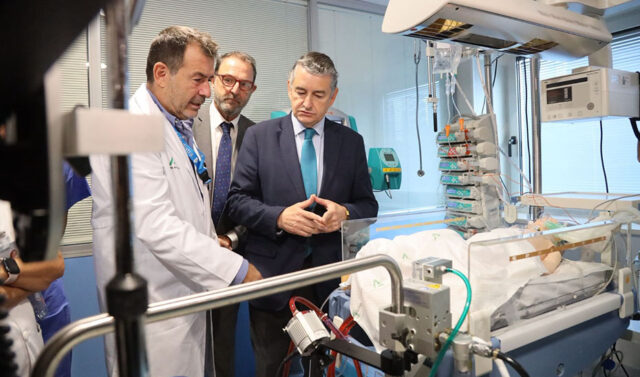 Andalucia_activa_un_protocolo_para_el_traslado_de_pacientes_pediatricos_que_requieren_soporte_vital_ECMO.jpg