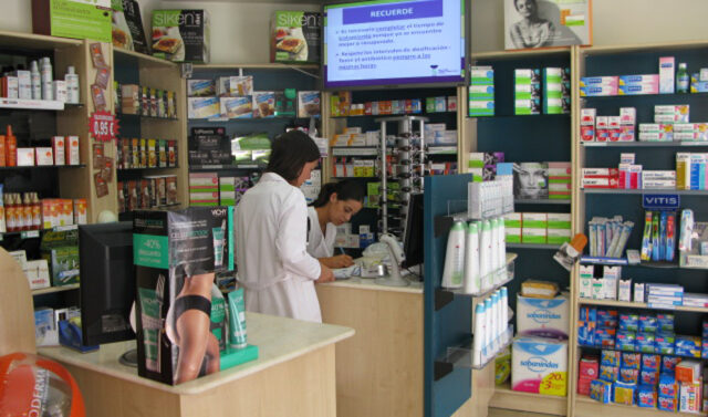 Las_farmacias_en_Andalucia_consolidan_su_rol_en_la_prevencion_del_virus_del_Nilo_Occidental.jpg