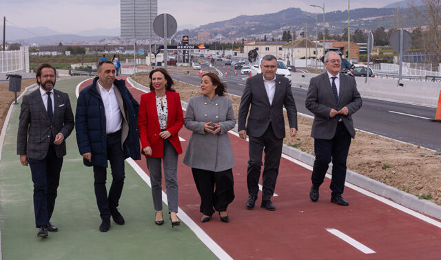 Inauguracion_de_la_Plataforma_Reservada_para_Autobuses_en_la_Carretera_de_La_Zubia.jpg