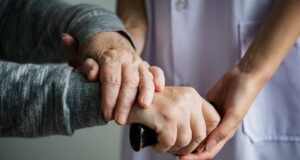 La Junta de Andalucía lanza una convocatoria de subvenciones para asistencia a personas vulnerables en el ámbito de la salud