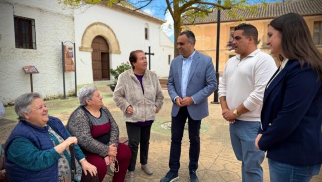 Francis_Rodriguez_se_reune_con_el_alcalde_de_Gobernador_para_discutir_necesidades_locales.jpeg