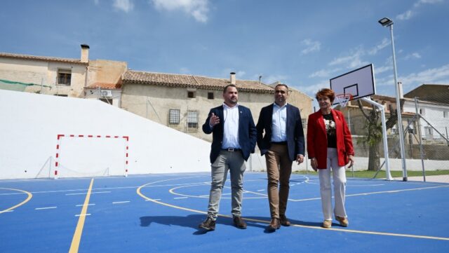 Inaugurada_la_mejora_de_la_pista_deportiva_en_Almaciles_para_revitalizar_la_comunidad.jpg