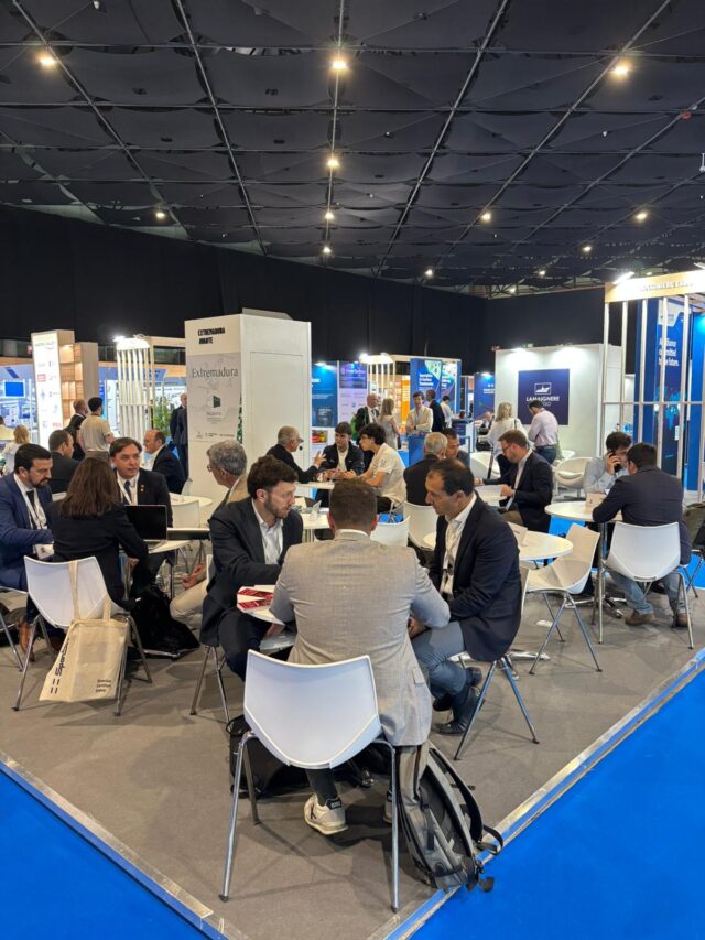 La_Junta_de_Extremadura_promueve_el_sector_defensa_en_Sevilla_con_168_reuniones_B2B.jpg