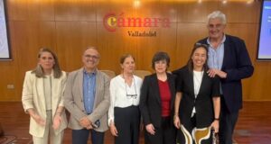 Fernando Romay anima a los sénior a reinventarse profesionalmente