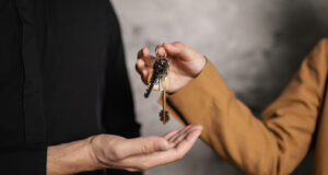 La Junta de Andalucía impugna el Plan Estatal de Vivienda 2026-2030 por conflicto de competencias
