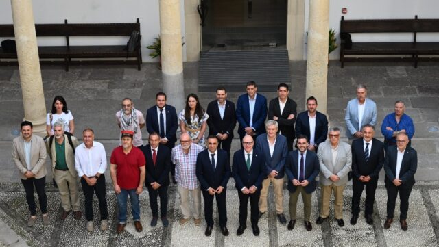 La_Mesa_del_tren_Guadix-Baza-Lorca_solicita_al_Gobierno_espanol_un_nuevo_estudio_de_viabilidad_tras_el_analisis_de_la_UGR.jpg