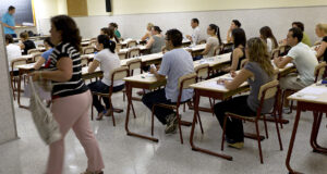 Más de 5,700 personas se examinan en Andalucía para obtener el título de la ESO