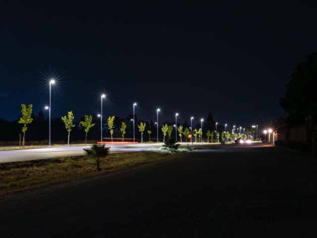 Finalizan_las_obras_de_alumbrado_publico_en_la_Carretera_de_La_Isla_mejorando_la_seguridad_vial_en_Dos_Hermanas.jpg