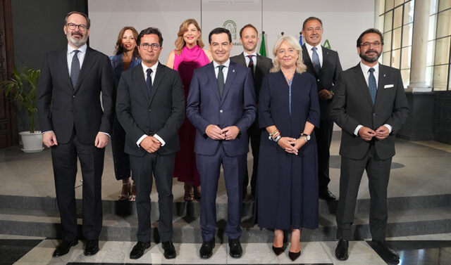 Juanma_Moreno_Insta_a_Nuevos_Delegados_a_Fomentar_un_Gobierno_Cercano_y_Empatico_en_Andalucia.jpg