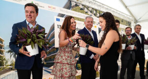 La Junta de Andalucía entrega 138 nuevas viviendas en alquiler en Sevilla y proyecta 20,000 más en la región