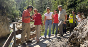 La Junta de Andalucía reabre el sendero del río Borosa tras reforzar la seguridad en sus puentes