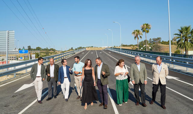 La_Junta_inaugura_el_nuevo_carril_BUS-VAO_del_Aljarafe_Norte.jpg