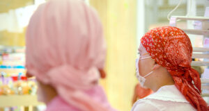 Andalucía establece una red autonómica para mejorar la atención a pacientes con cáncer infantil y adolescentes