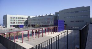 Los sanitarios de Ceuta elevan el pulso contra Sanidad tras el colapso provocado por la crisis migratoria