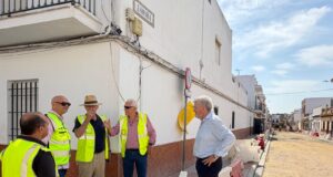 El Ayuntamiento de Dos Hermanas concluye la renovación de las redes de abastecimiento y saneamiento en la calle Zamora