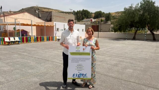 La_Diputacion_de_Granada_invertira_mas_de_80.000_euros_en_la_renovacion_de_la_pista_polideportiva_del_CPR_Ruiz_Carvajal_en_Cacin.jpeg