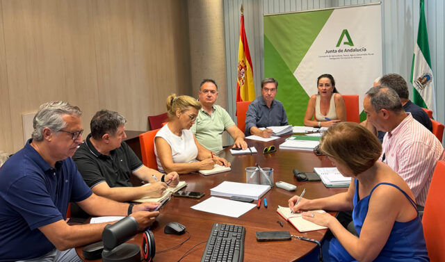 La_Junta_de_Andalucia_destina_29_millones_de_euros_a_agricultores_afectados_por_parvispinus_en_Almeria_y_Granada.jpg