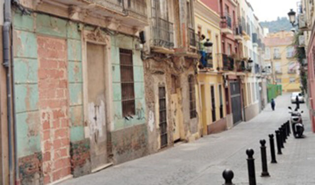 La_Junta_de_Andalucia_destina_tres_edificios_en_Malaga_a_la_construccion_de_viviendas_protegidas.jpg