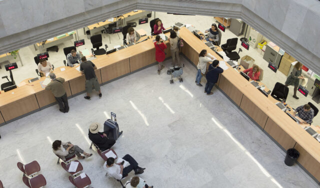 La_Junta_de_Andalucia_impulsa_una_estrategia_para_simplificar_la_Administracion_y_reducir_la_burocracia.jpg