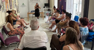 La creación de un club de lectura mixto en la prisión Sevilla I promueve la igualdad de género
